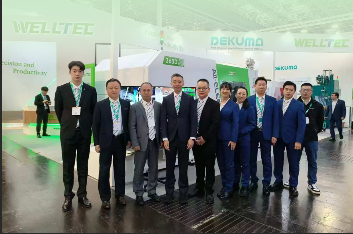 K 2025 完美落幕，華大機(jī)械攜創(chuàng)新技術(shù)贏得全球客戶贊譽(yù)！